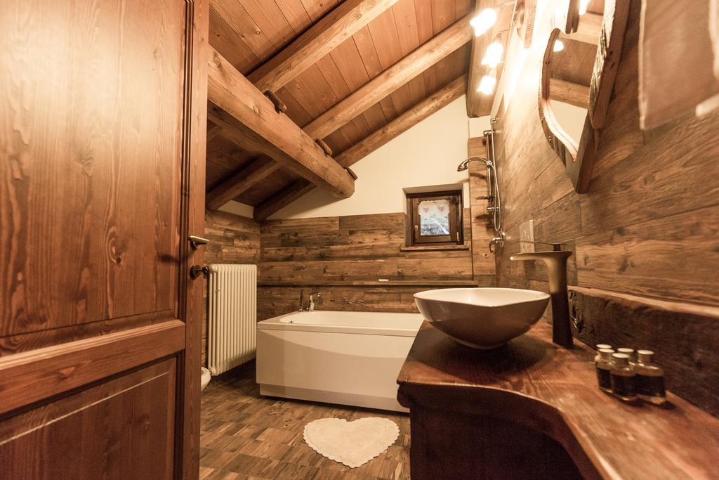 Le Petit Coeur Hotel Fontainemore Kültér fotó