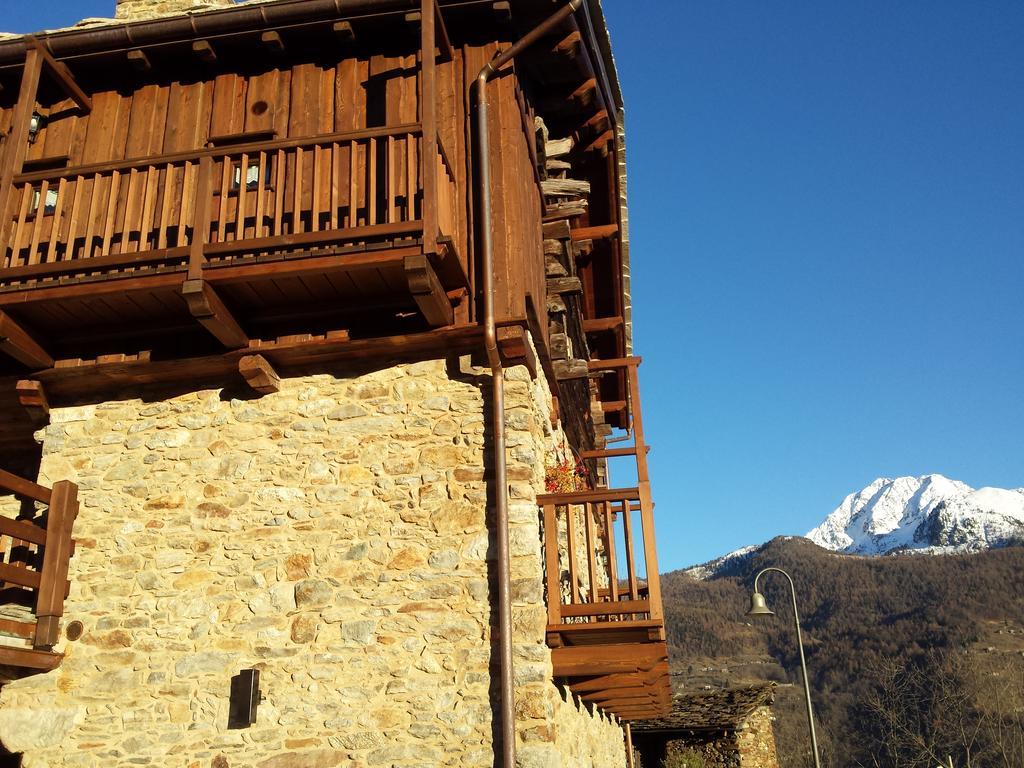 Le Petit Coeur Hotel Fontainemore Kültér fotó