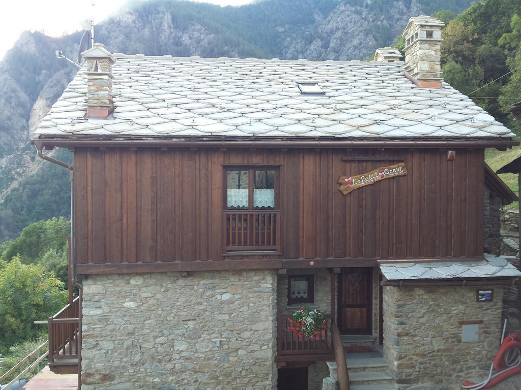 Le Petit Coeur Hotel Fontainemore Kültér fotó