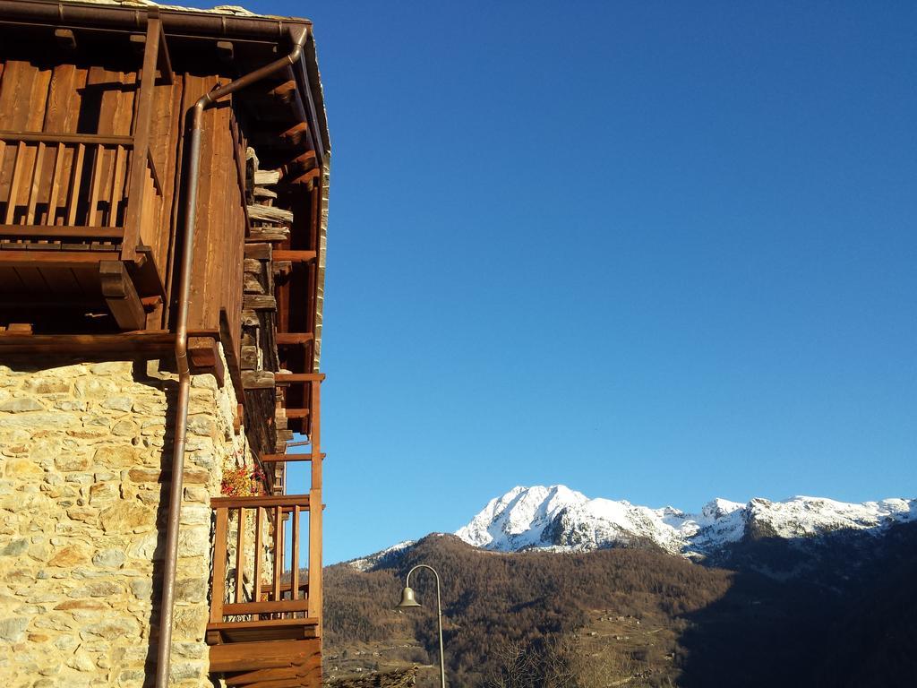 Le Petit Coeur Hotel Fontainemore Kültér fotó