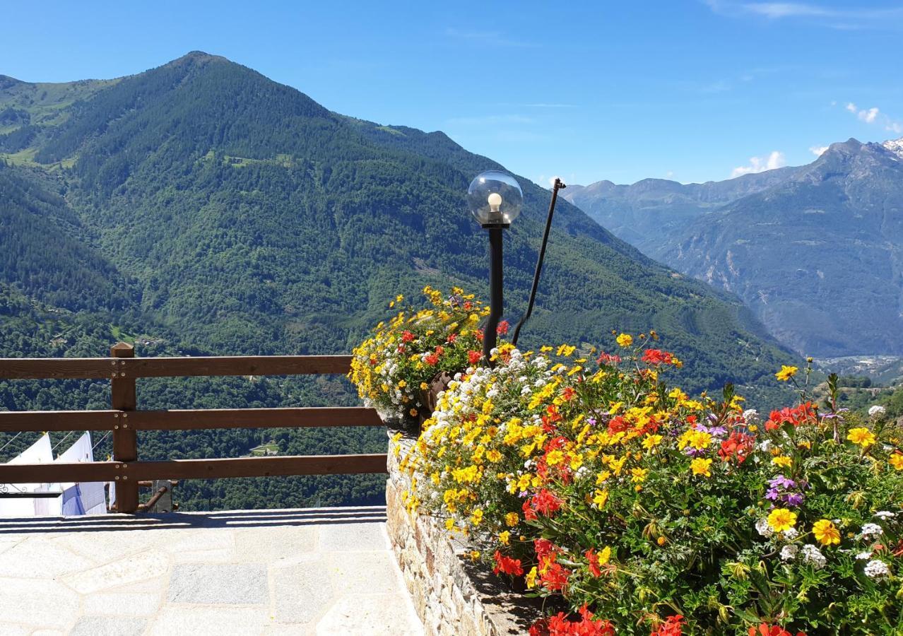 Le Petit Coeur Hotel Fontainemore Kültér fotó